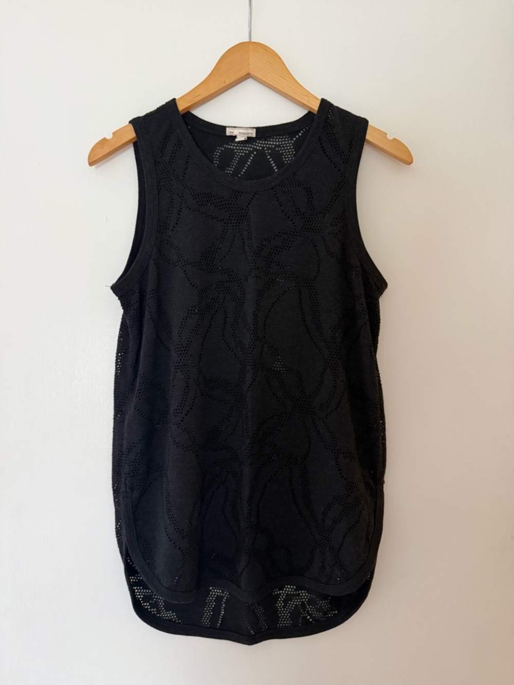 GAP Black Sleeveless Eyelet Knit Tank